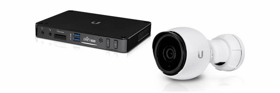 Überwachung und Schutz UVC ist ein System zur zentralisierten Verwaltung von Ubiquiti Uniﬁ Videokameras. Die Verwaltungssoftware ermöglicht die gleichzeitige und zentralisierte Administration von Videokameras, die sich an verschie-denen Standorten beﬁnden. Die "Ubiquiti Uniﬁ Video Software" ist für Windows/Linux Systeme kostenlos erhältlich.